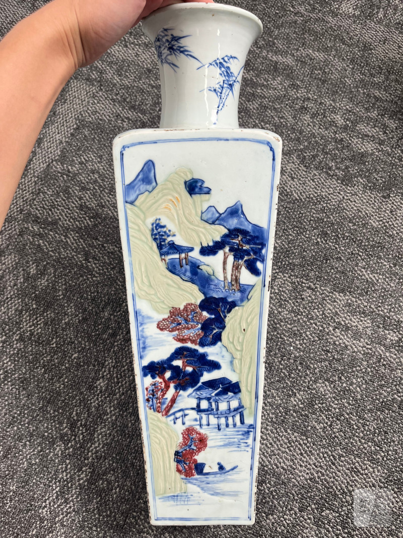 清康熙  釉下三彩山水人物亭台楼阁图四方瓶（税） - 图8
